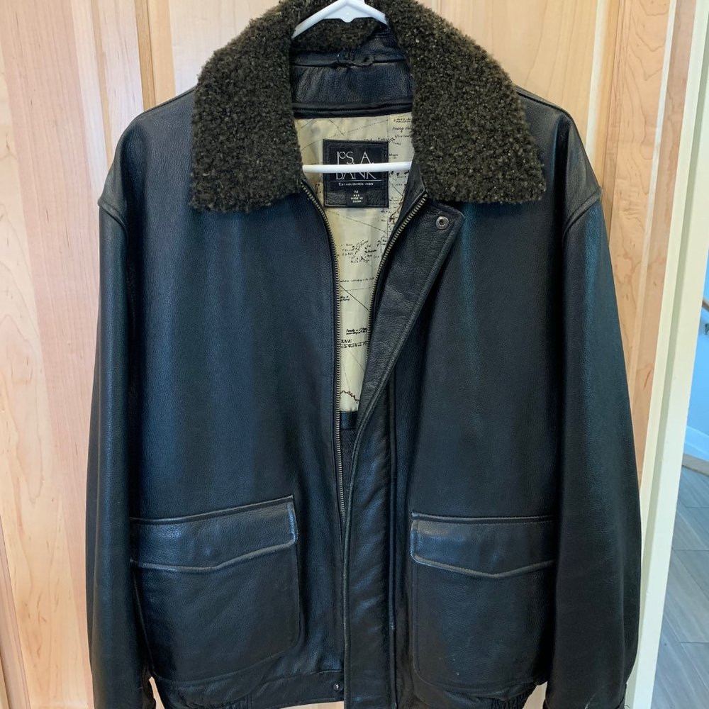 Jos A Bank Genuine Leather Bomber Jacket Mens M